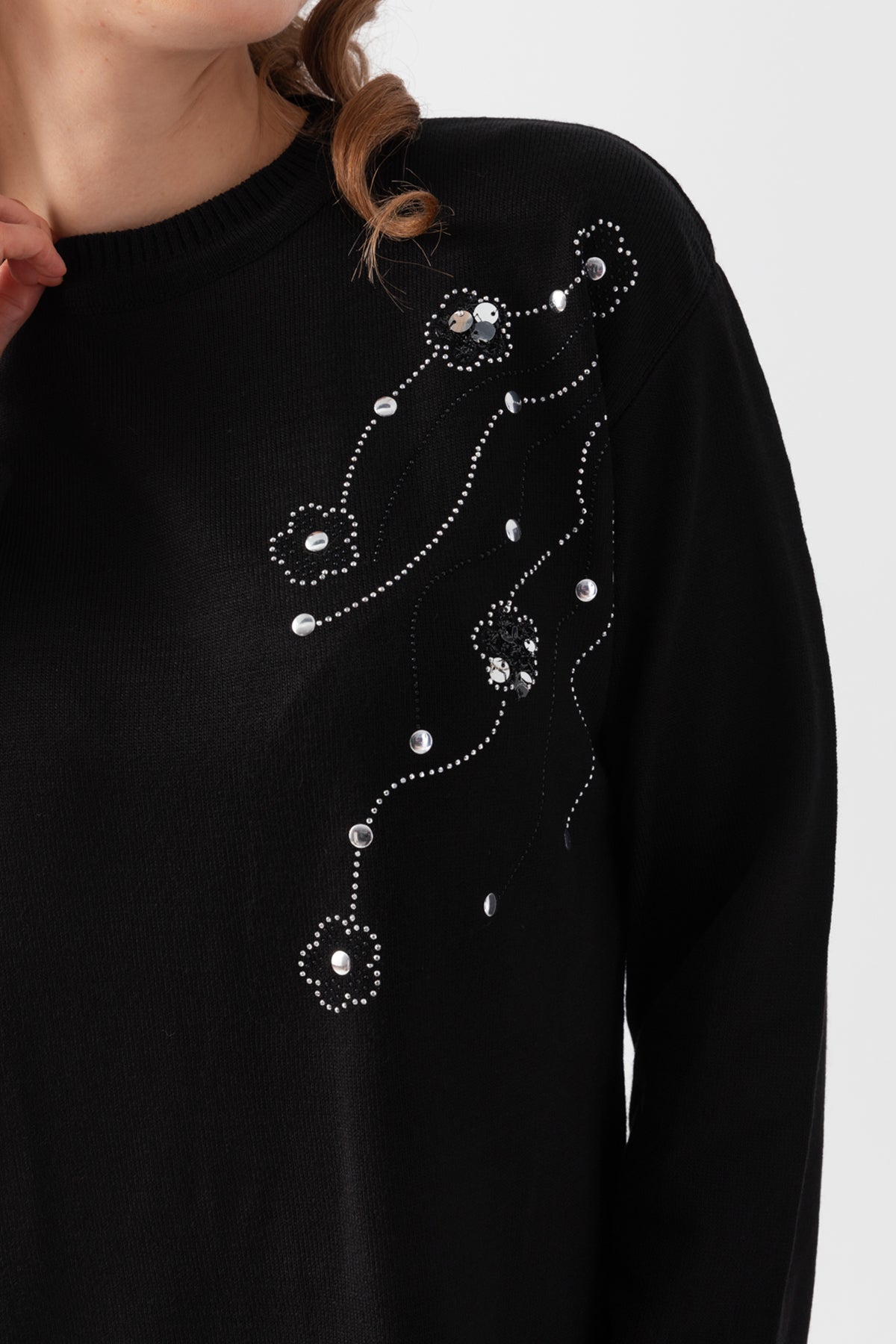 Kadın Siyah Taş Pul İşlemeli Triko Bluz