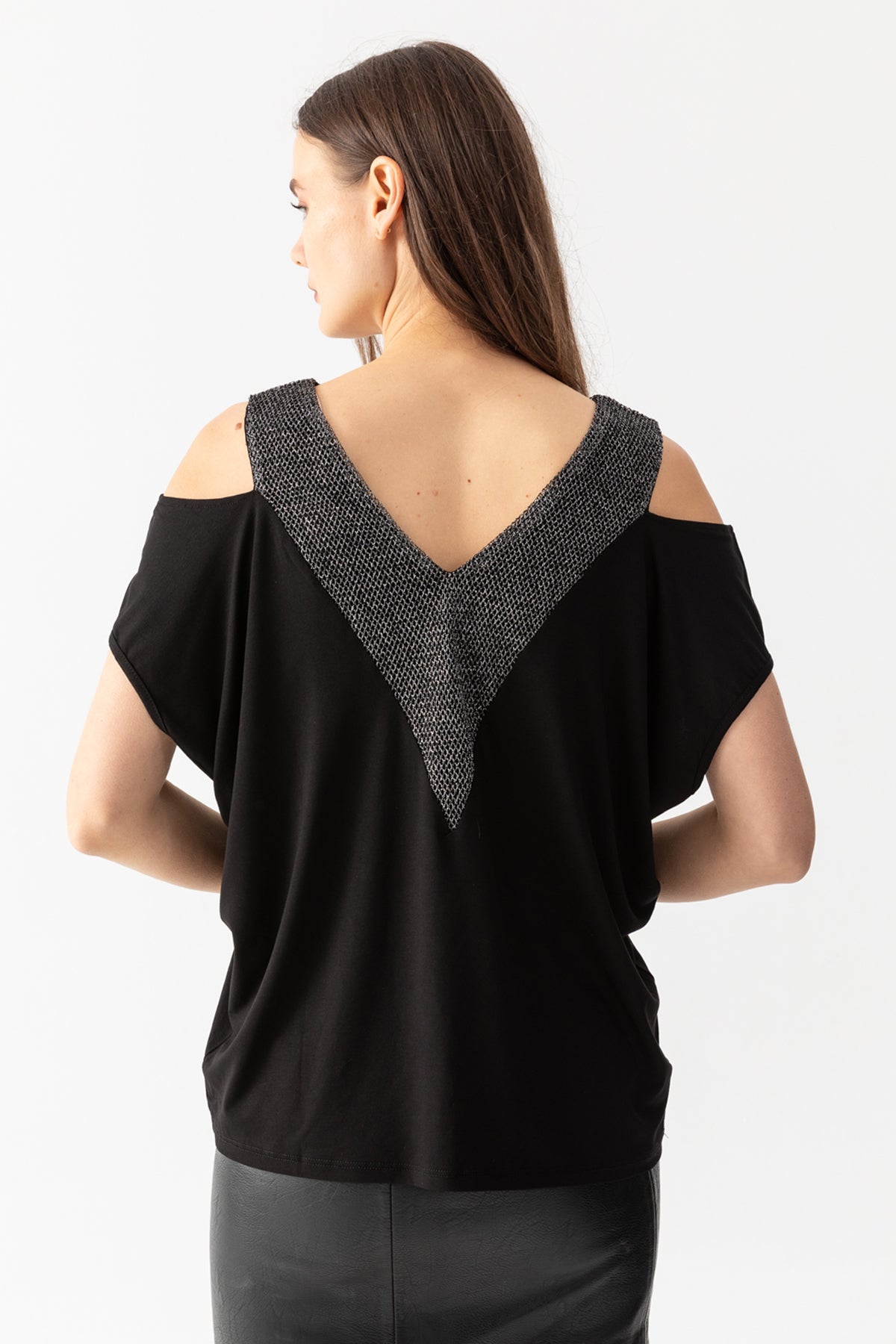Kadın Siyah Arka Dekolteli Omuzları Açık Sim File Detaylı V Yaka Bluz
