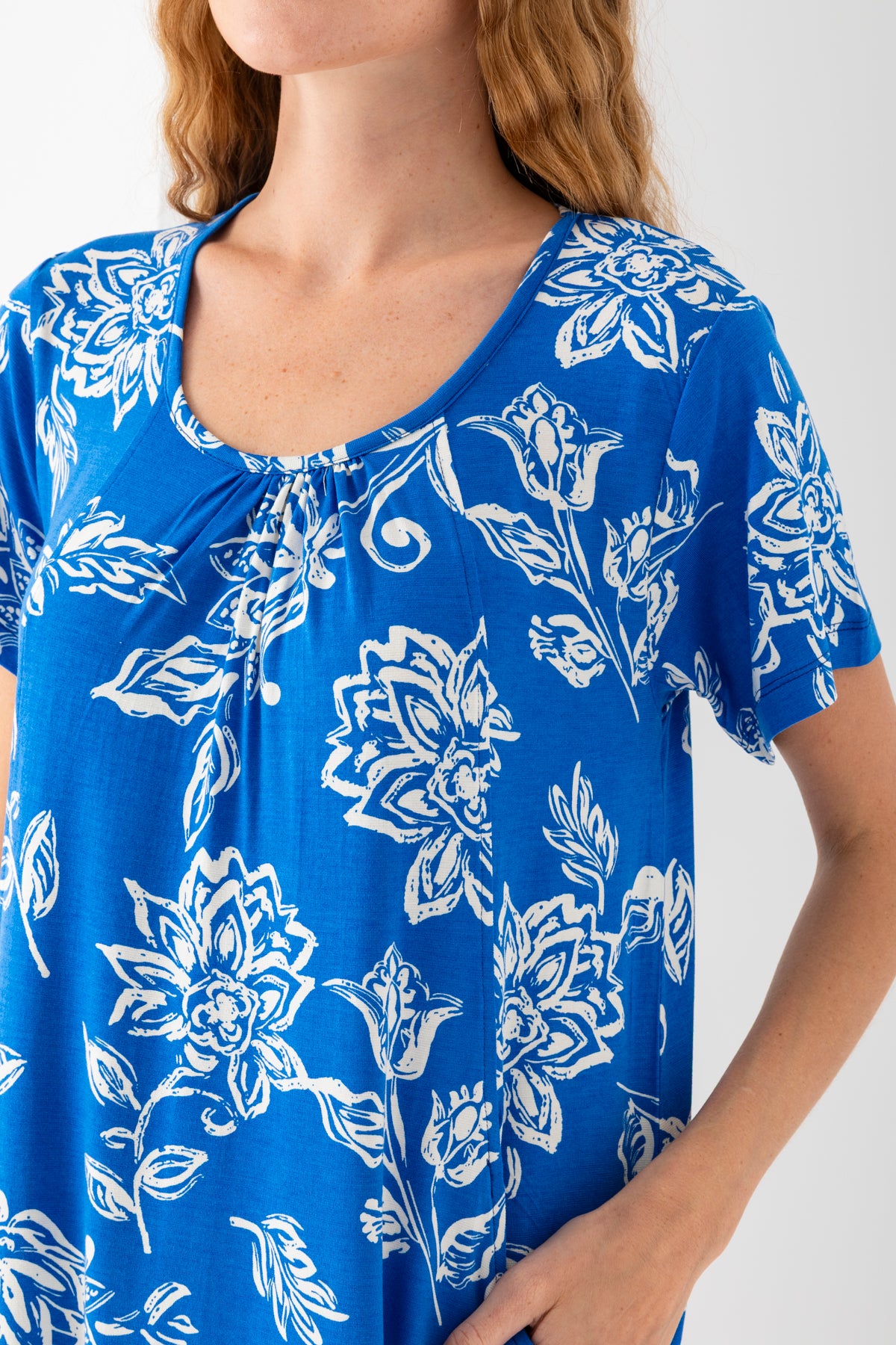 Kadın Mavi Beyaz Yakası Büzgülü Yandan Cepli Viskon Penye Elbise