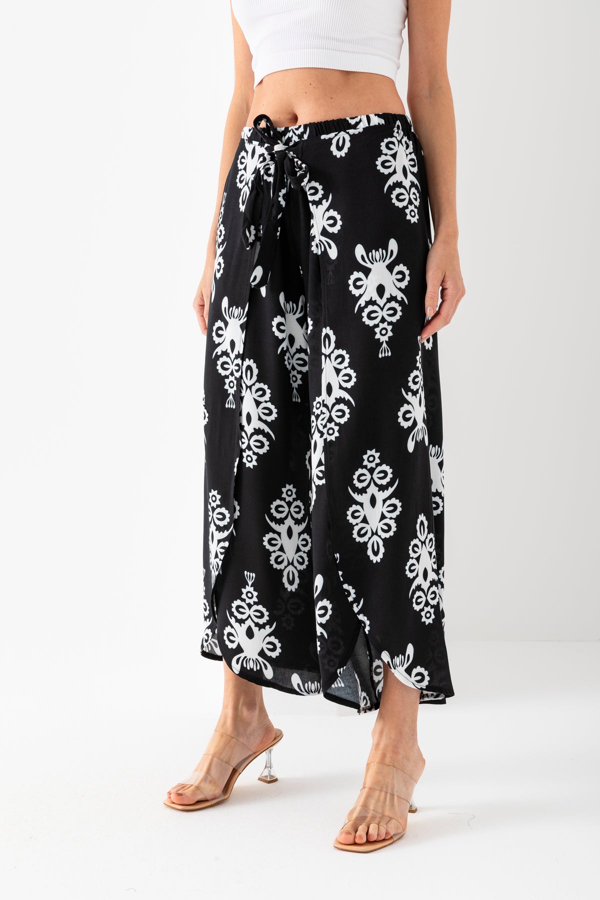 Kadın Saks Beyaz Zarf Kapaklı İçe Katlamalı İçi Şortlu Viskon Dokuma Şalvar Pantolon