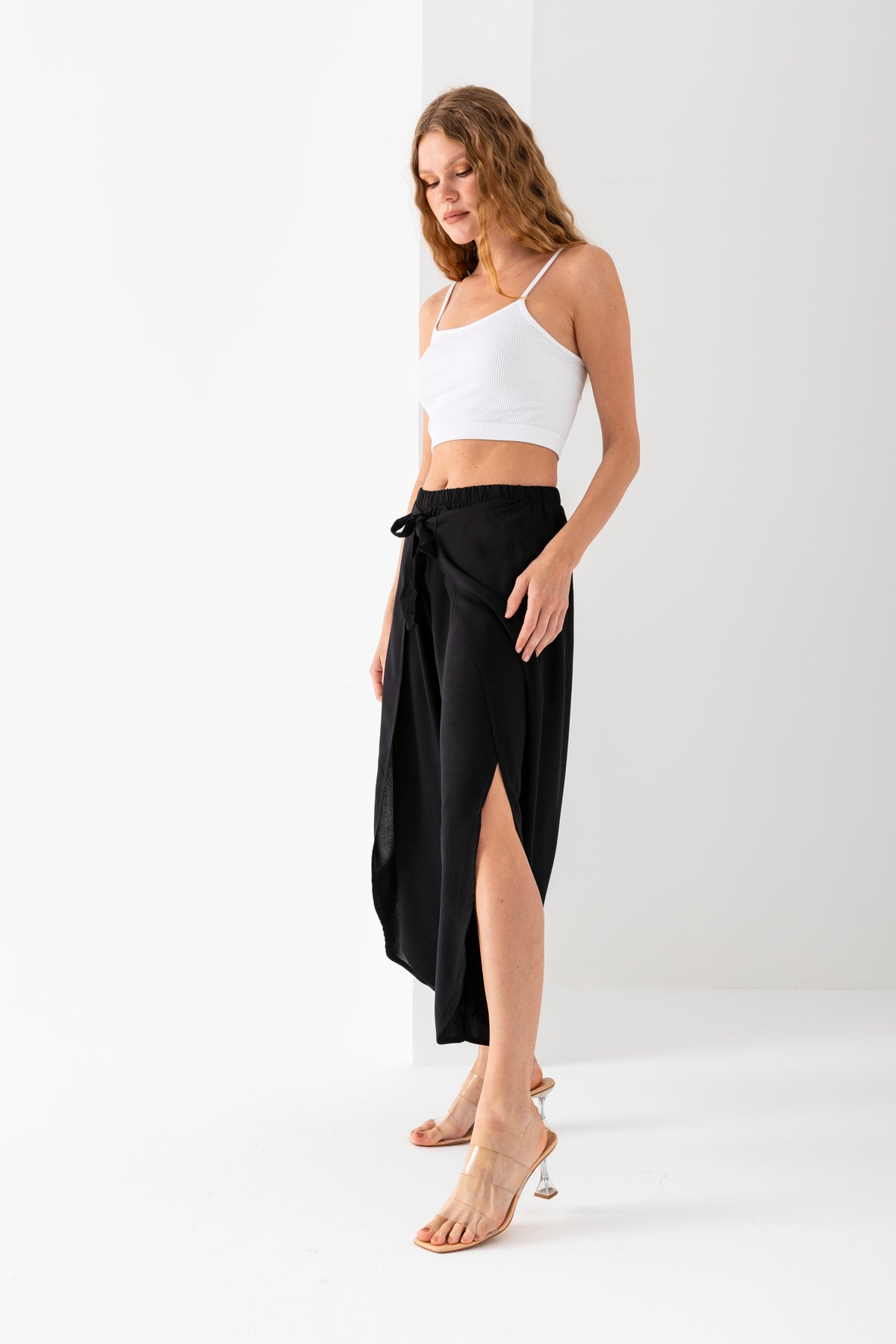 Kadın Saks Beyaz Zarf Kapaklı İçe Katlamalı İçi Şortlu Viskon Dokuma Şalvar Pantolon