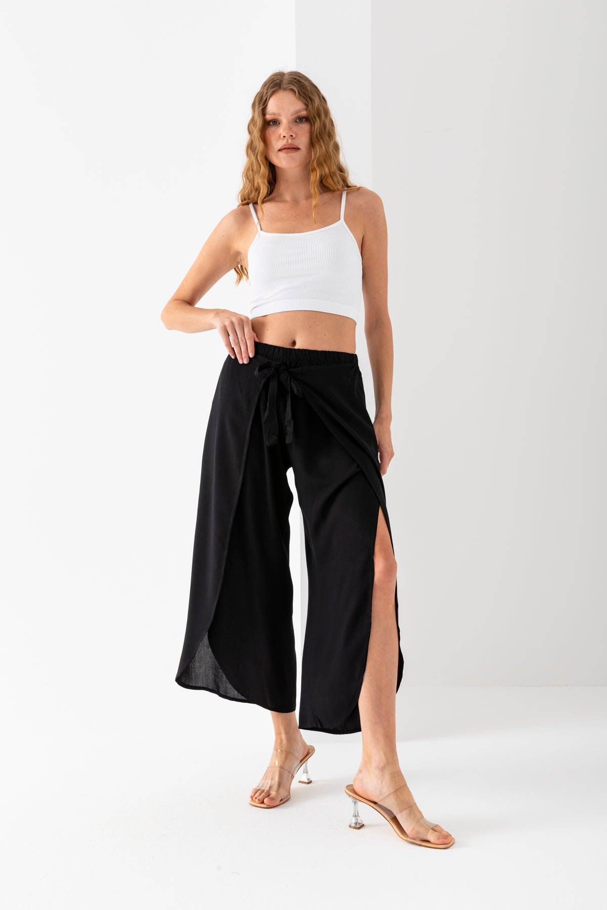 Kadın Saks Beyaz Zarf Kapaklı İçe Katlamalı İçi Şortlu Viskon Dokuma Şalvar Pantolon