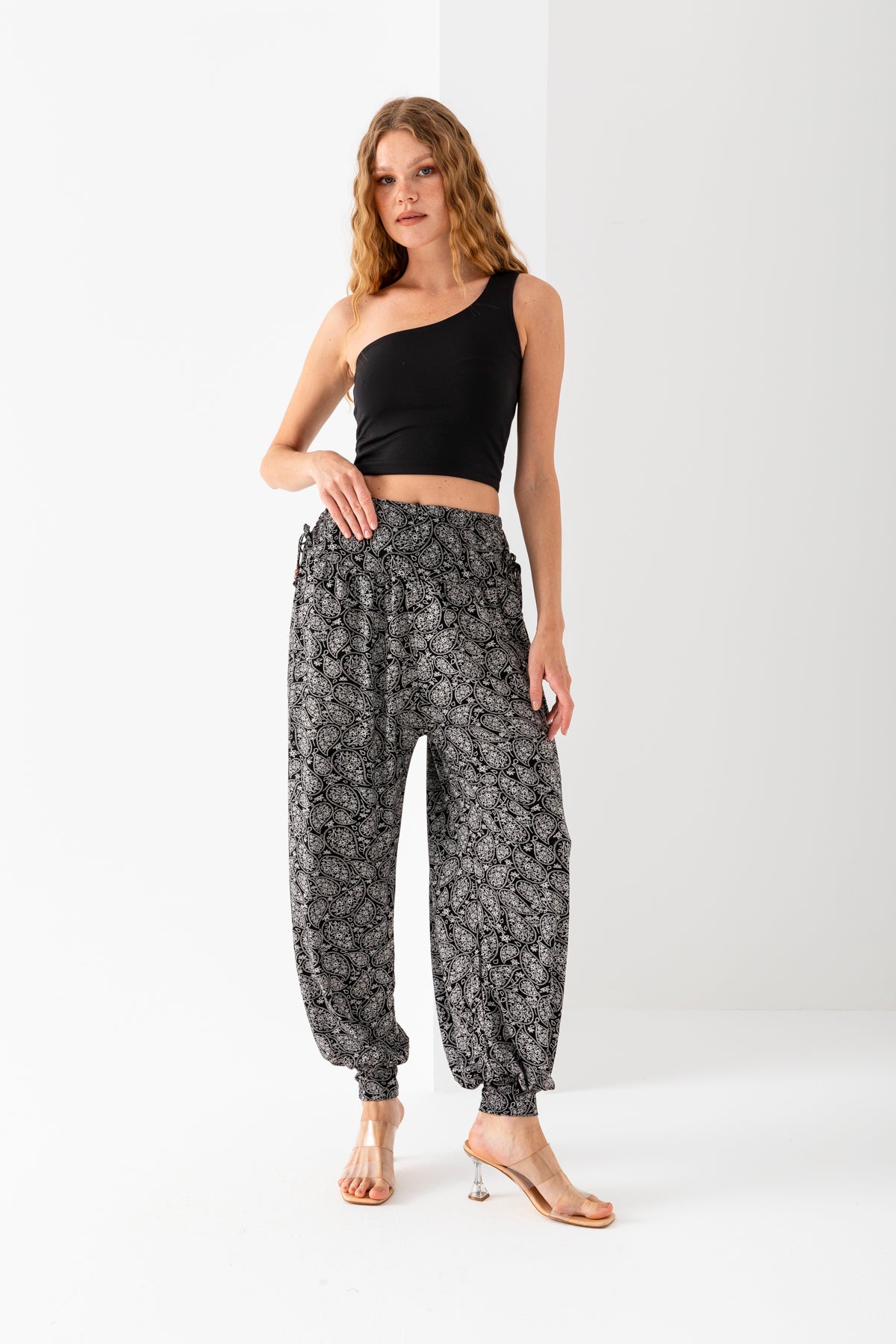 Kadın Siyah Beyaz Yanları Bağcıklı Yüksek Bel Manşetli Paça Şalvar Pantolon