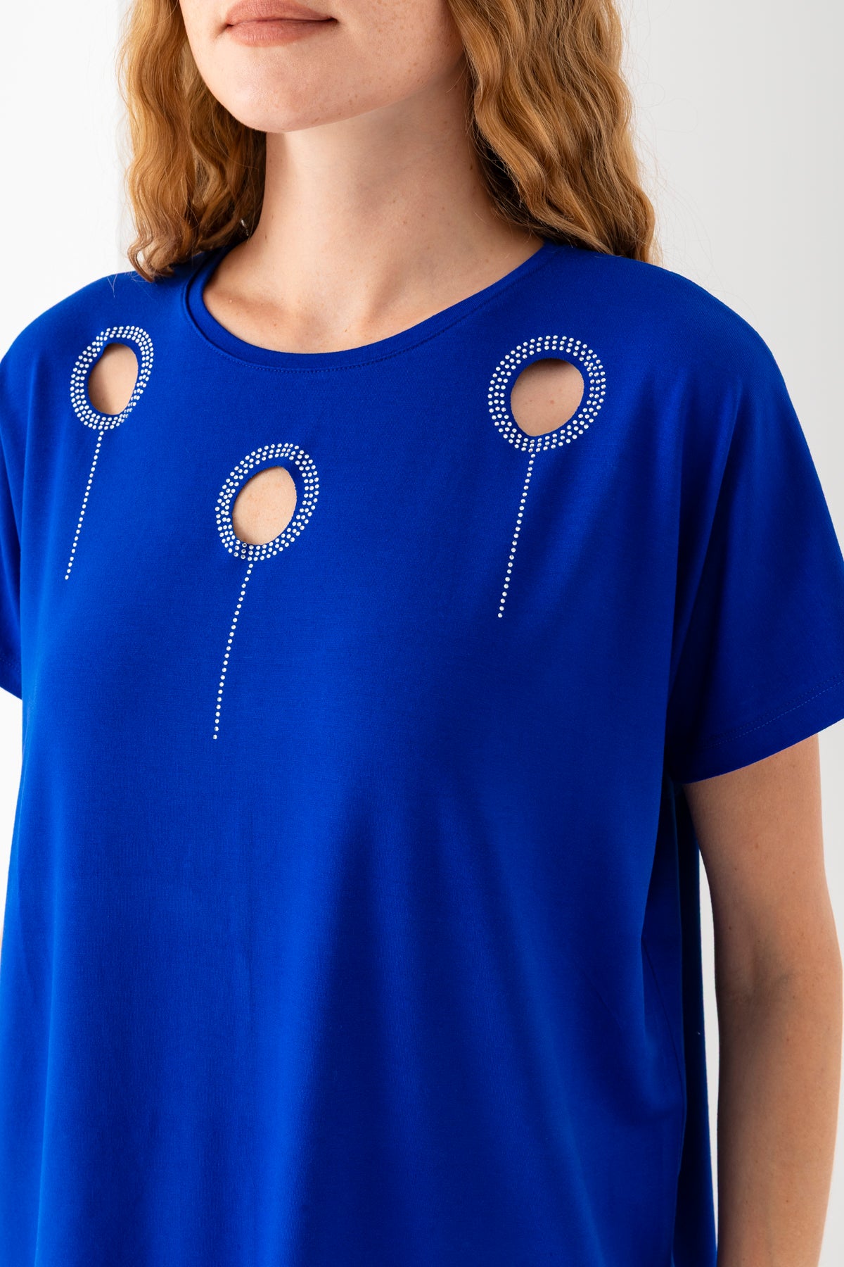 Kadın Saks Mavi Yakası Lazer Kesim Taş Detaylı Viskon Penye Bluz