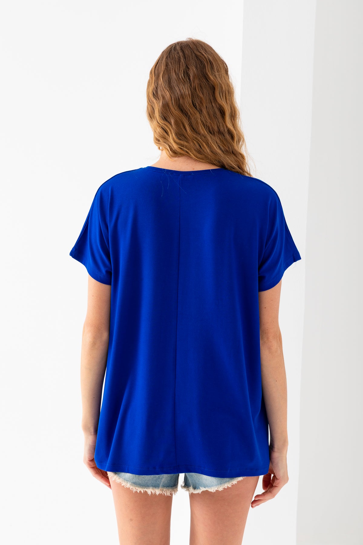 Kadın Saks Mavi Yakası Lazer Kesim Taş Detaylı Viskon Penye Bluz