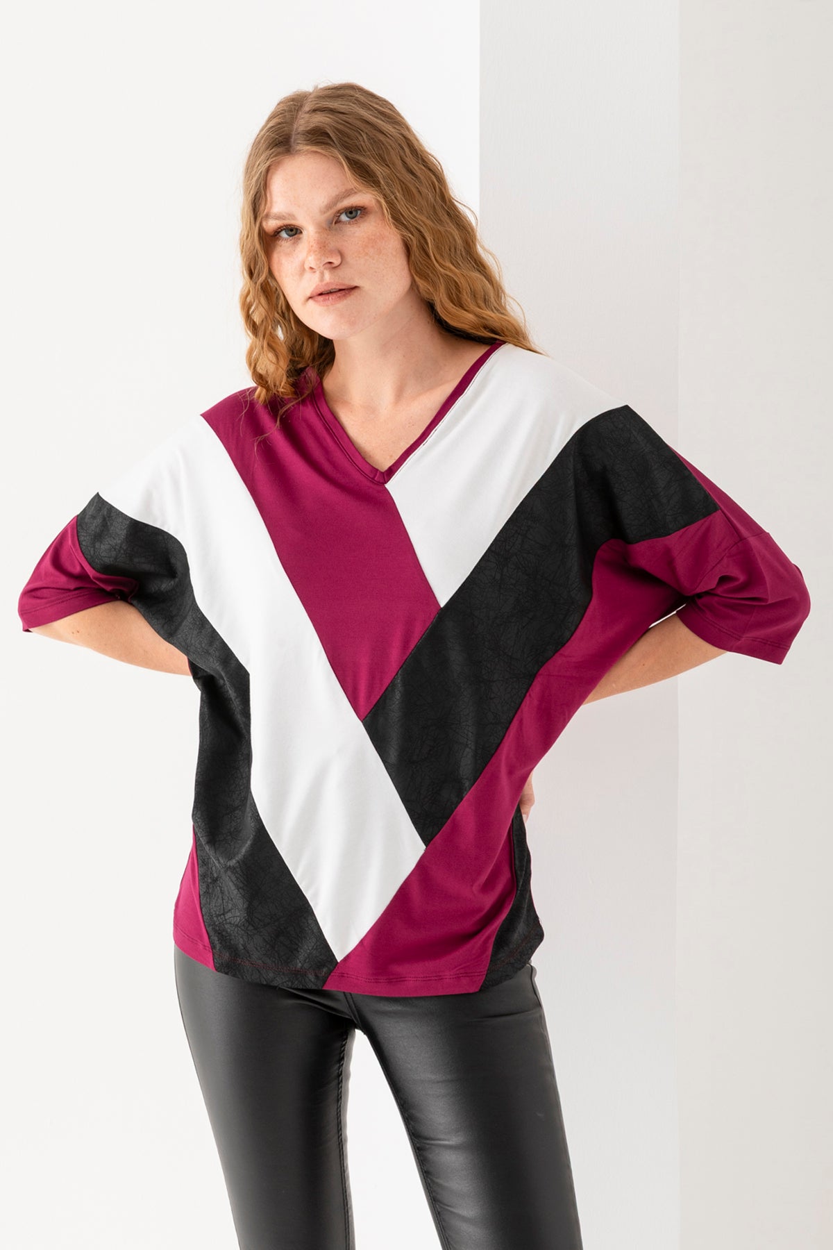 Kadın Siyah Mürdüm Önü Blok Parça Desenli Deri Garnili Yarasa Kol Geniş Kesim Bluz