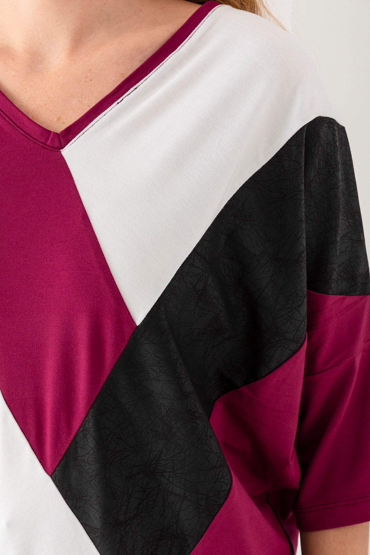 Kadın Siyah Mürdüm Önü Blok Parça Desenli Deri Garnili Yarasa Kol Geniş Kesim Bluz