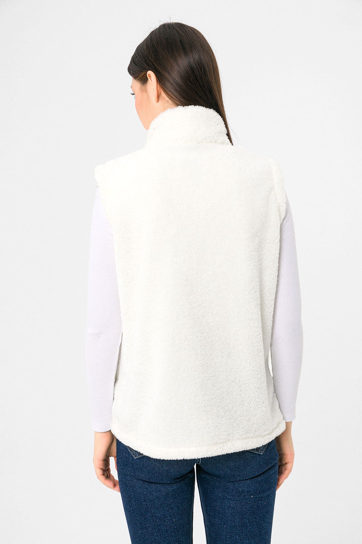 Kadın Beyaz Dik Yaka Fermuarlı Peluş Yelek
