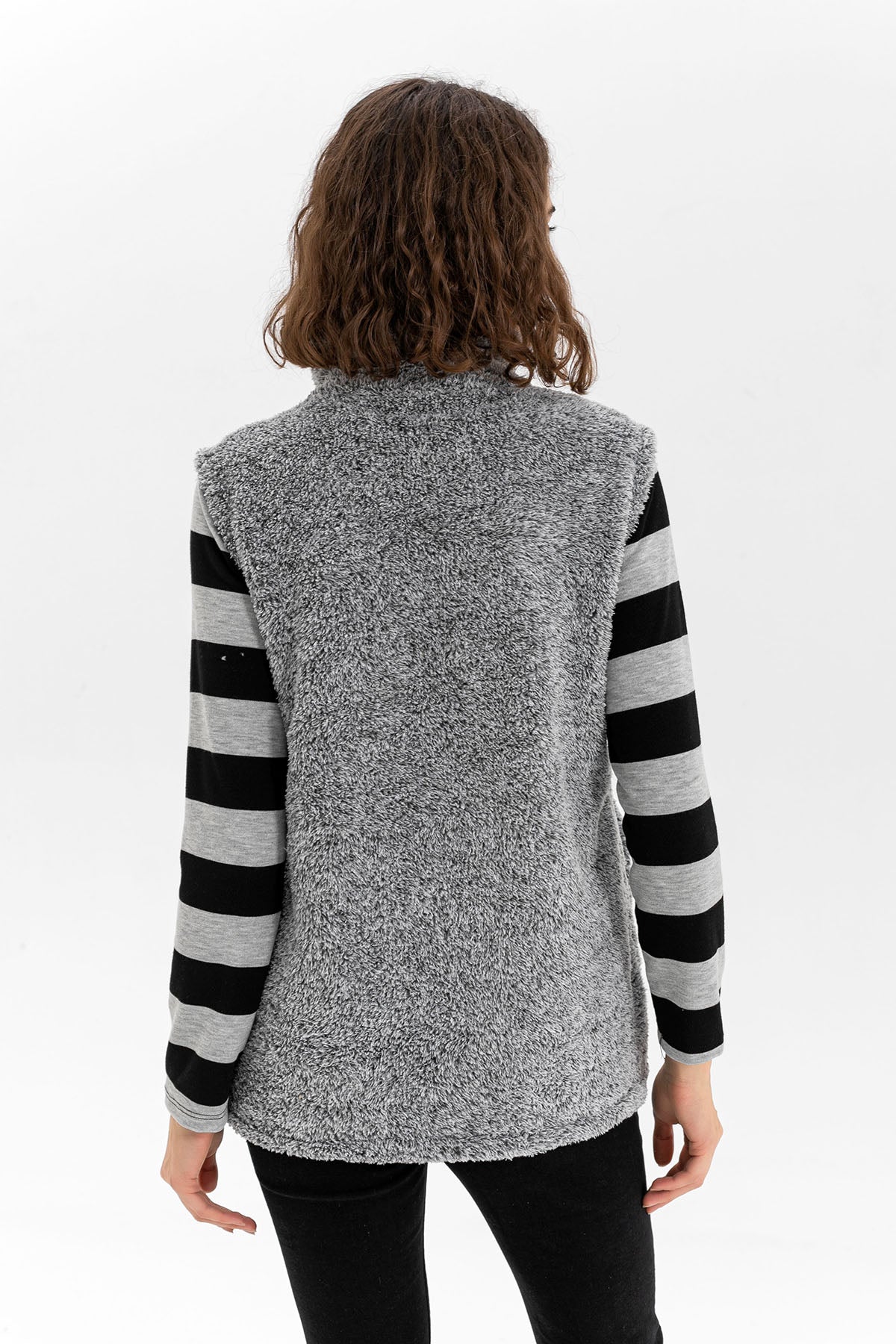 Kadın Gri Dik Yaka Fermuarlı Peluş Yelek