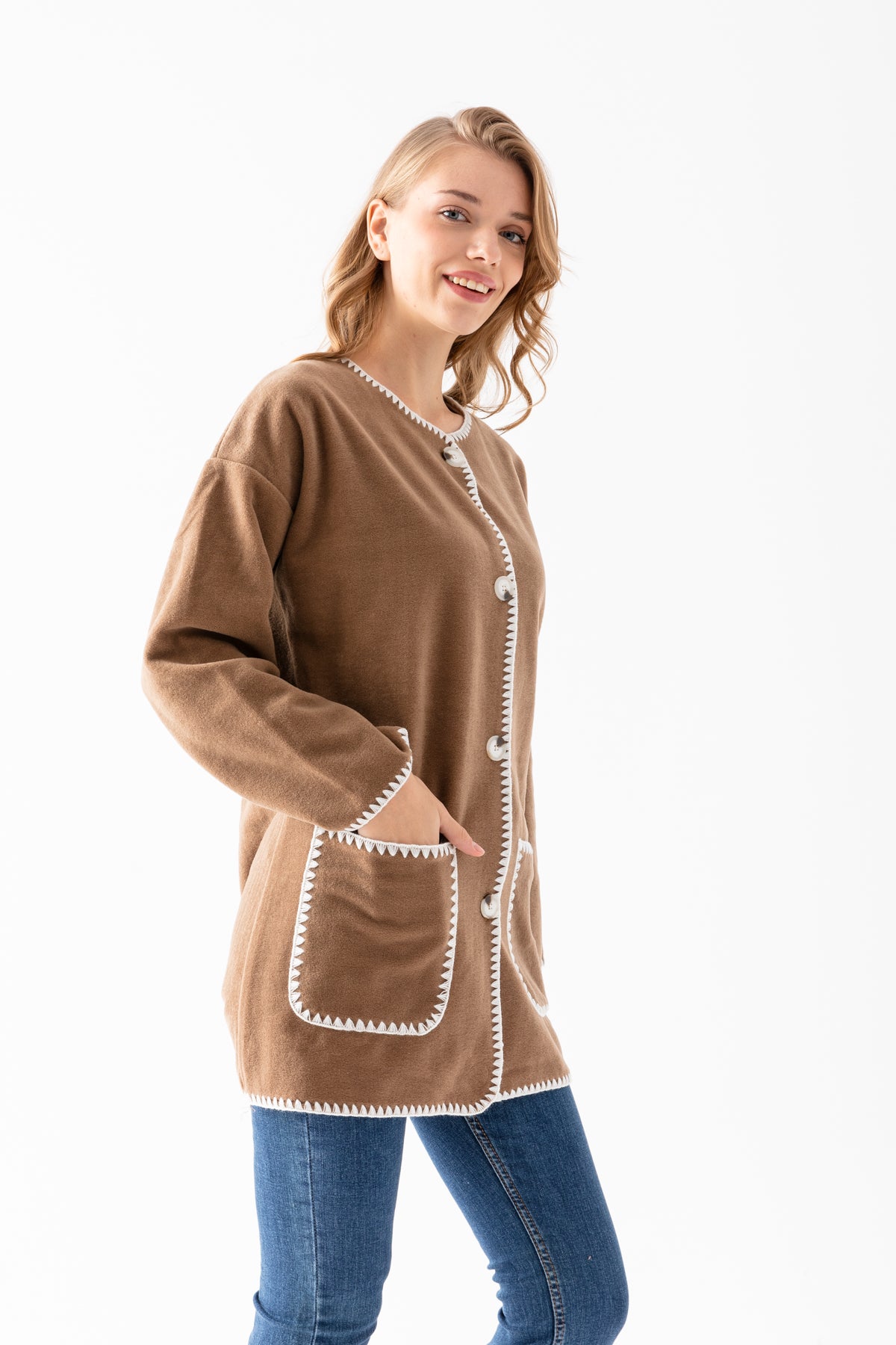 Kadın Açık Kahve Atkılı Takım Kenarları Nakışlı Uzun Kol Polar Hırka