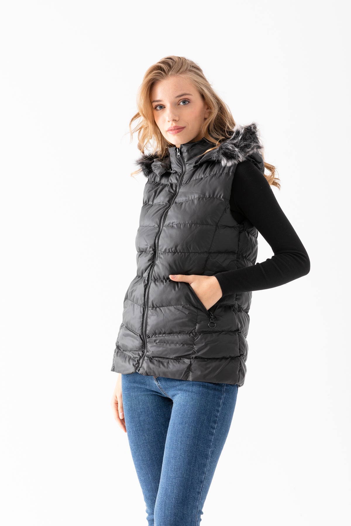 Kadın Siyah Kapüşonlu Fermuarlı Şişme Yelek