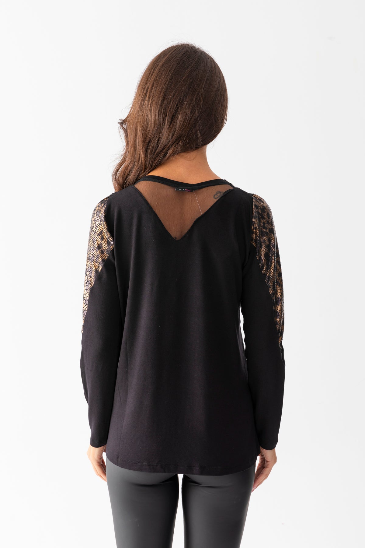 Kadın Siyah Yakası Tüllü Kolları Leopar Detaylı Uzun Kollu Vizkoz Bluz